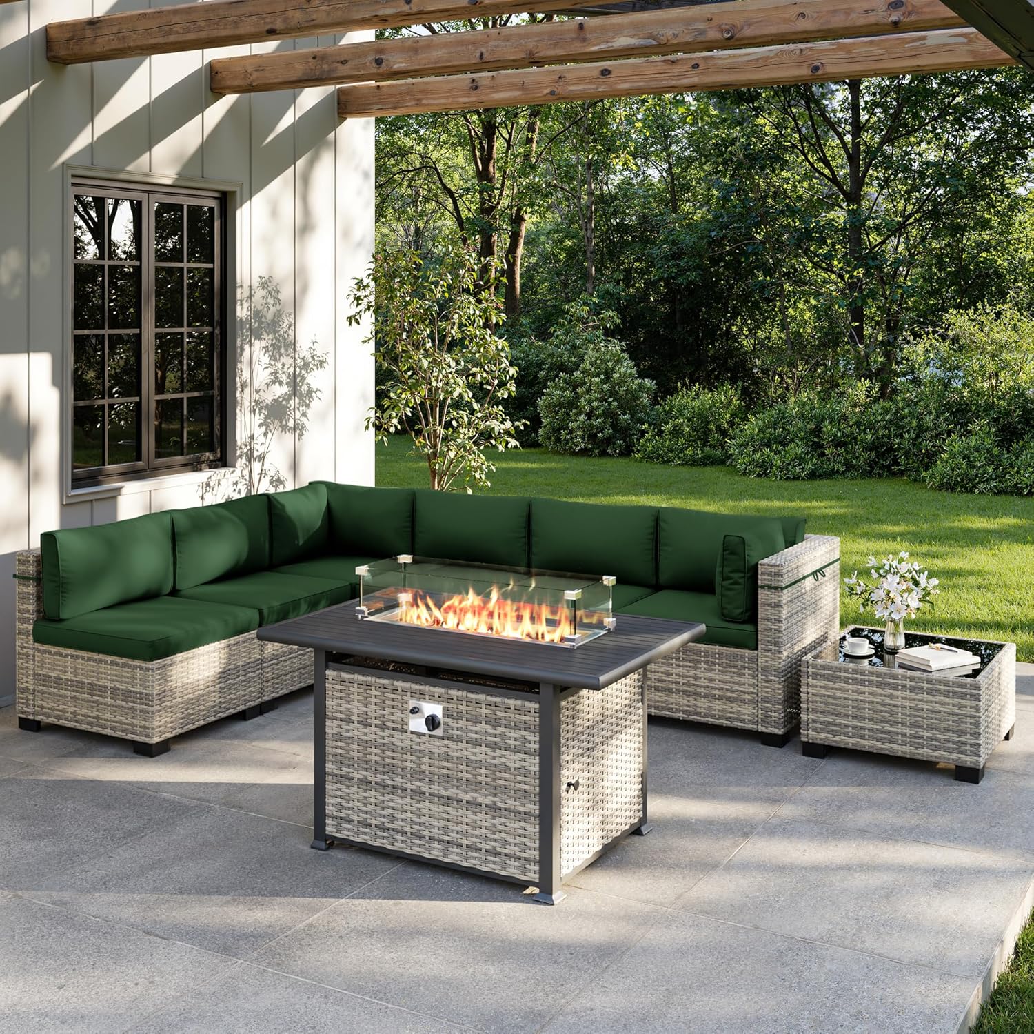 Outdoor Furniture And Fire Pit - Set di Mobili da Esterno a